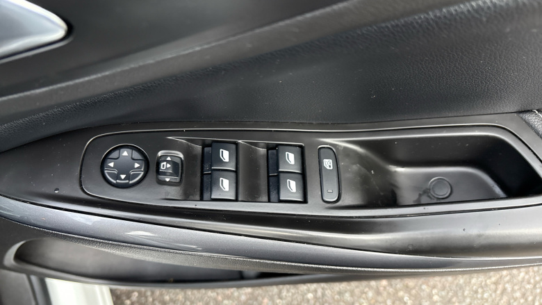 Vauxhall Grandland X 1.2 Turbo Tech Line Nav 5dr Petrol Hatchback